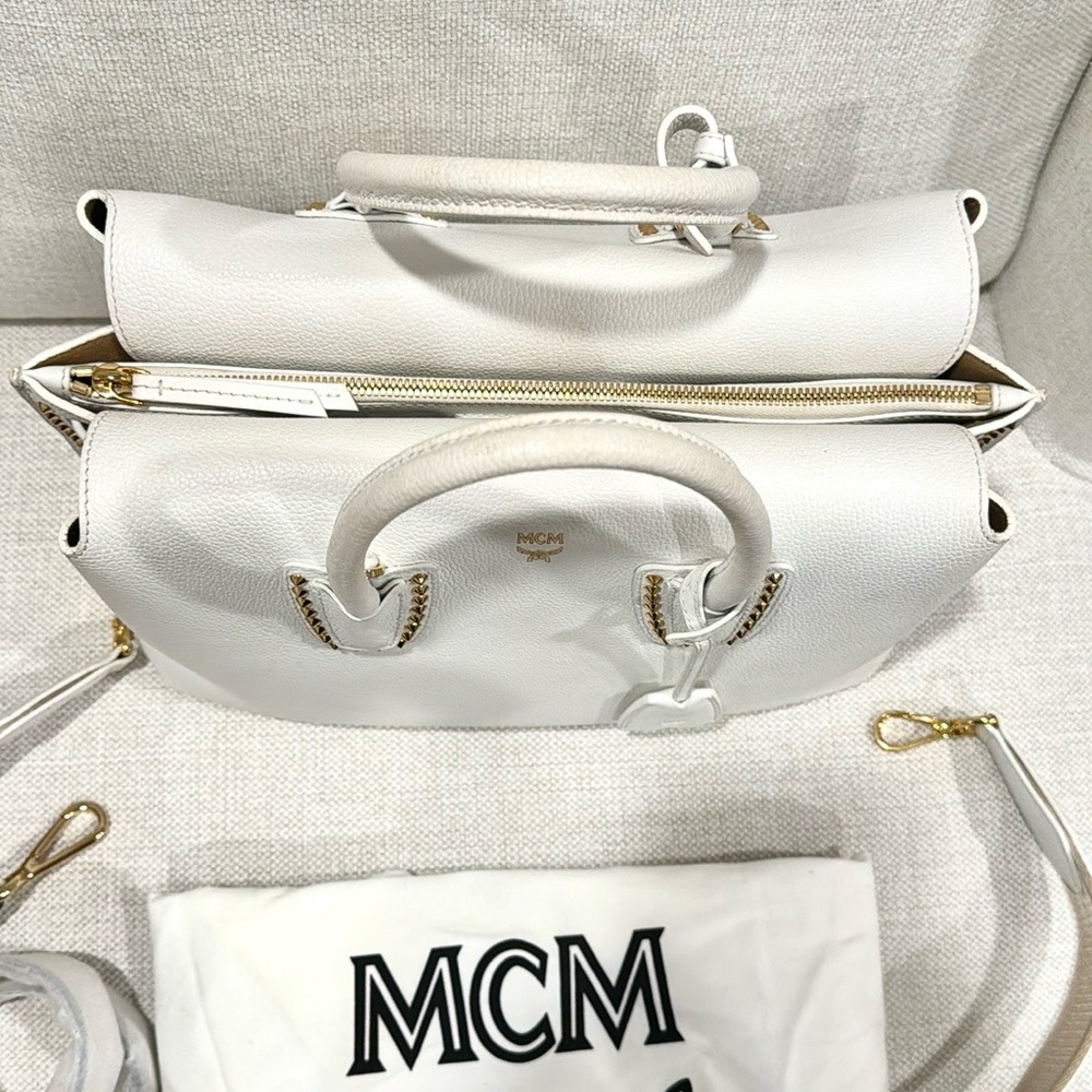 MCM Milla Tote - Picture 7 of 9